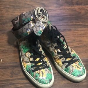 Gucci bengal shoes and belt. Shoes size 12 Belt 34